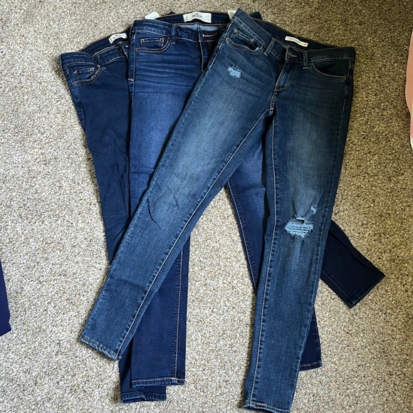 Levi's Pants - Womens size 27 dark skinny jeans